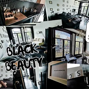 The Black Beauty Private Studio With Canal View Couette-café